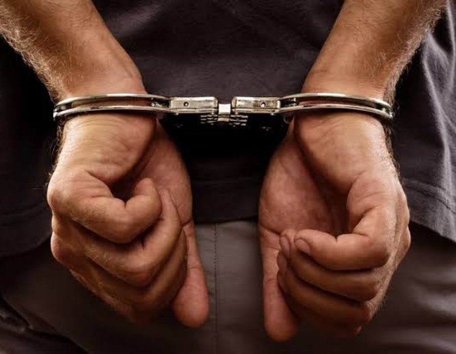 homem-preso-algemado-300723 (1)