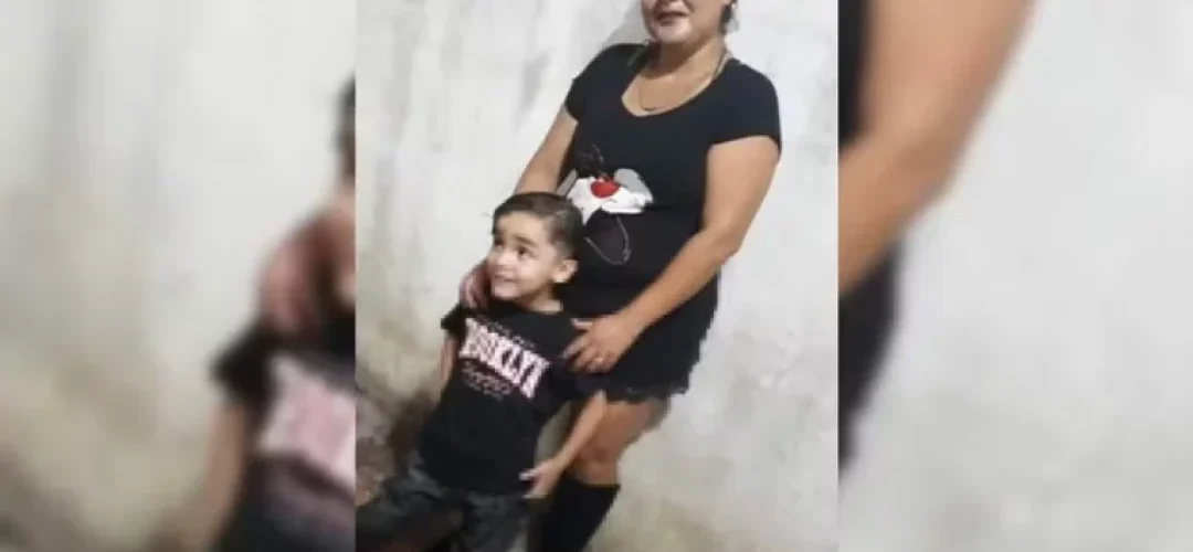 mae-e-filho-muro-121024
