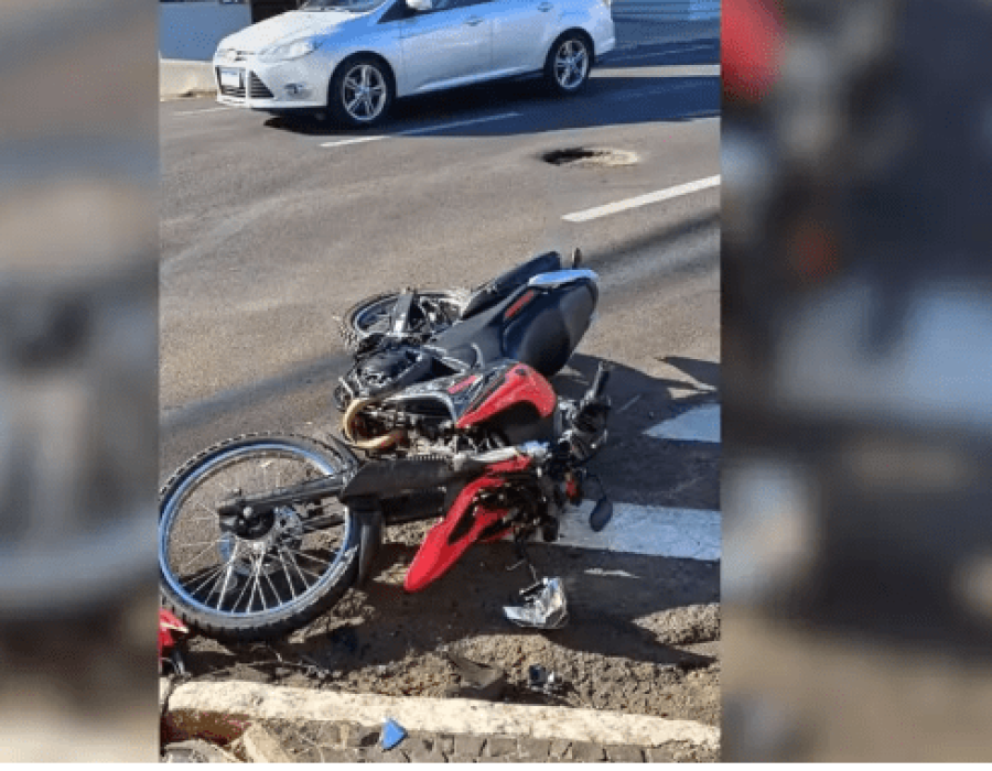 Motociclista perde braço em colisão com poste durante ultrapassagem em Marília (Foto: Marília Notícias/Divulgação)