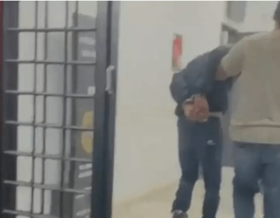 policia preende homem