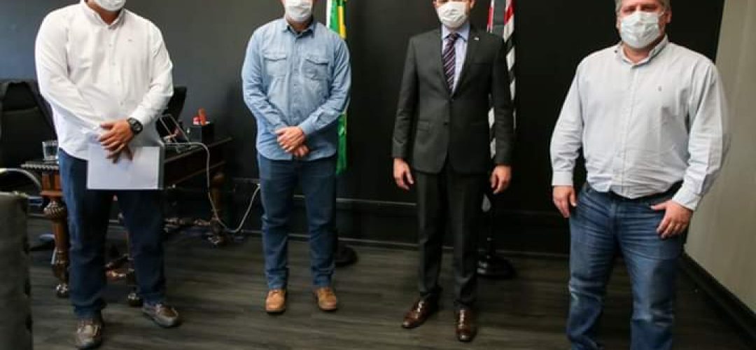 prefeito-faz-reuniao-com-governo-do-estado-sobre-a-covid19-fb-img-1593567828079