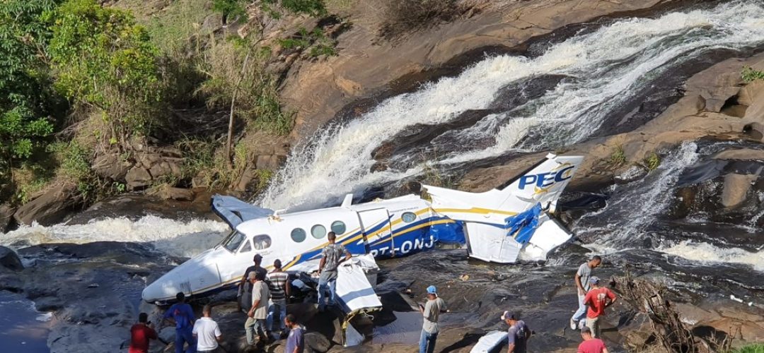 queda-aviao
